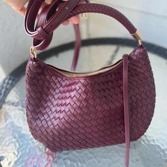 Elegant Woven Purple Handbag - Picture 1 of 3